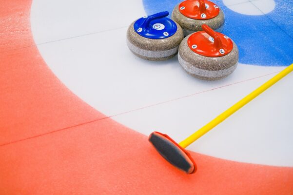 Lajikokeilu Curling